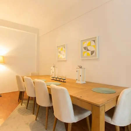 Magnificent Flats At Taksim Square *