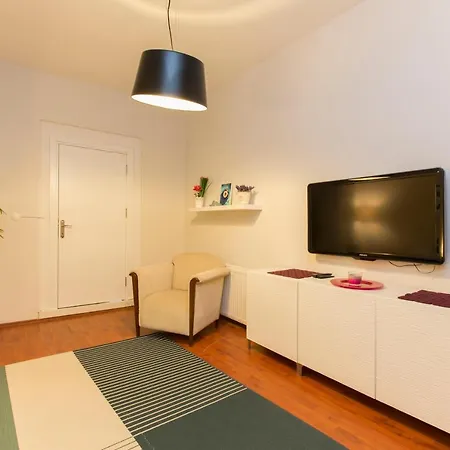Magnificent Flats At Taksim Square