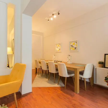 Апартаменты Magnificent Flats At Taksim Square
